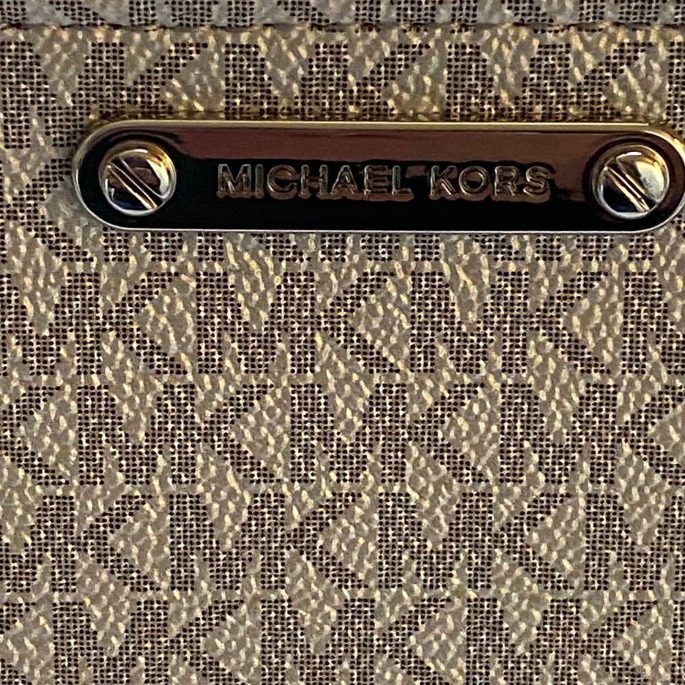 Michael Kors Silver White Logo Belt Bag with Silver Hardware - Picture 7 of 16